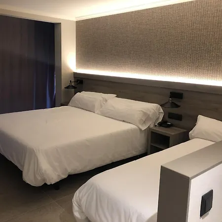 מלון Metropol 4*