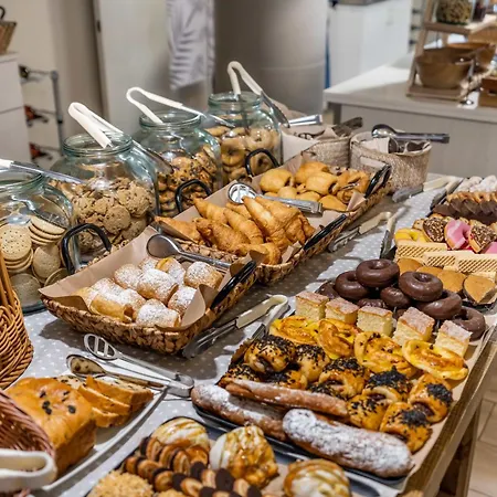 Metropol 호텔 료렛 드 마르