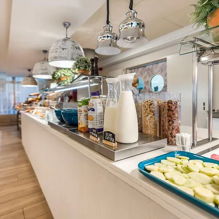 Metropol 4* 료렛 드 마르