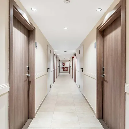 Metropol 호텔 료렛 드 마르