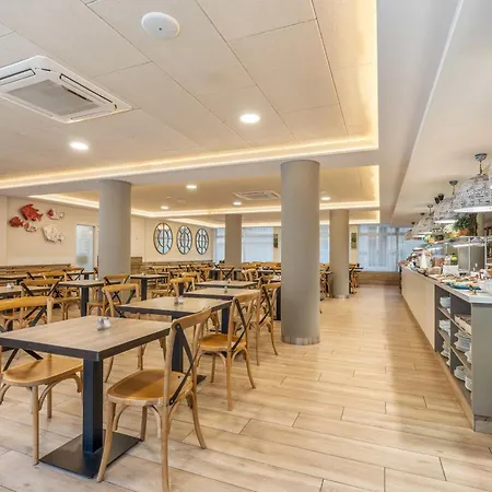 酒店 Metropol 滨海略雷特