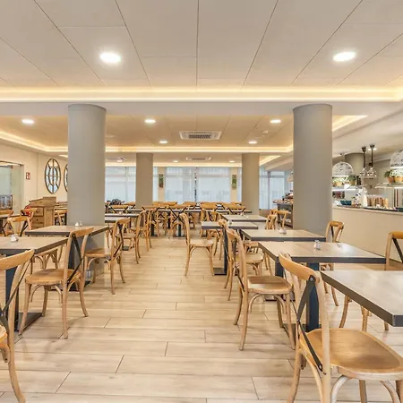 酒店 Metropol 滨海略雷特