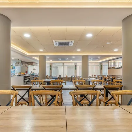 Metropol 酒店 滨海略雷特